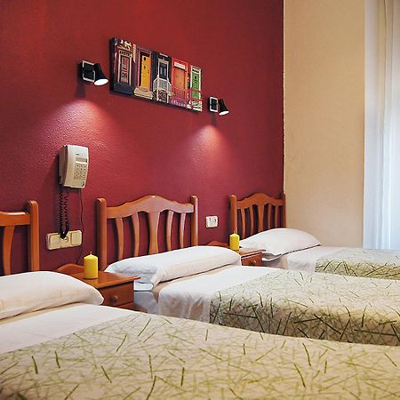 Hostal Fuencarral Kryse Madrid Exteriör bild