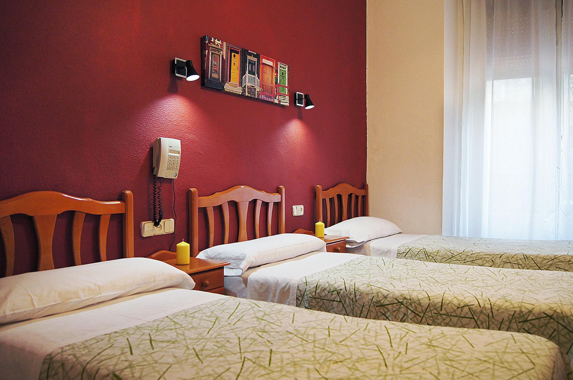 Hostal Fuencarral Kryse Madrid Exteriör bild