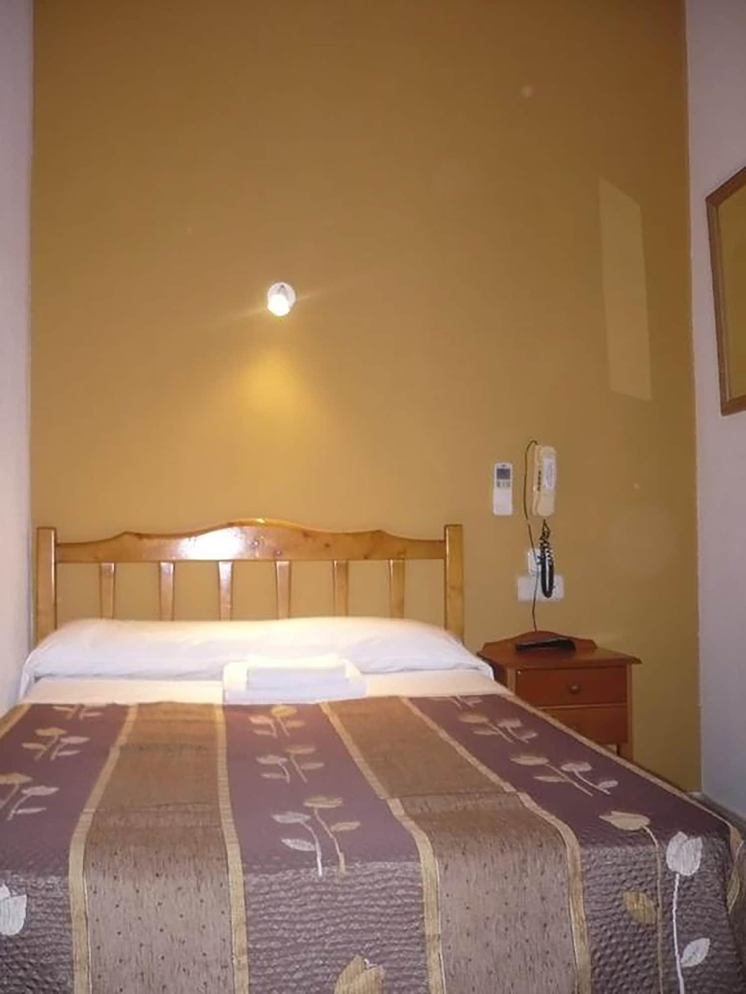 Hostal Fuencarral Kryse Madrid Exteriör bild