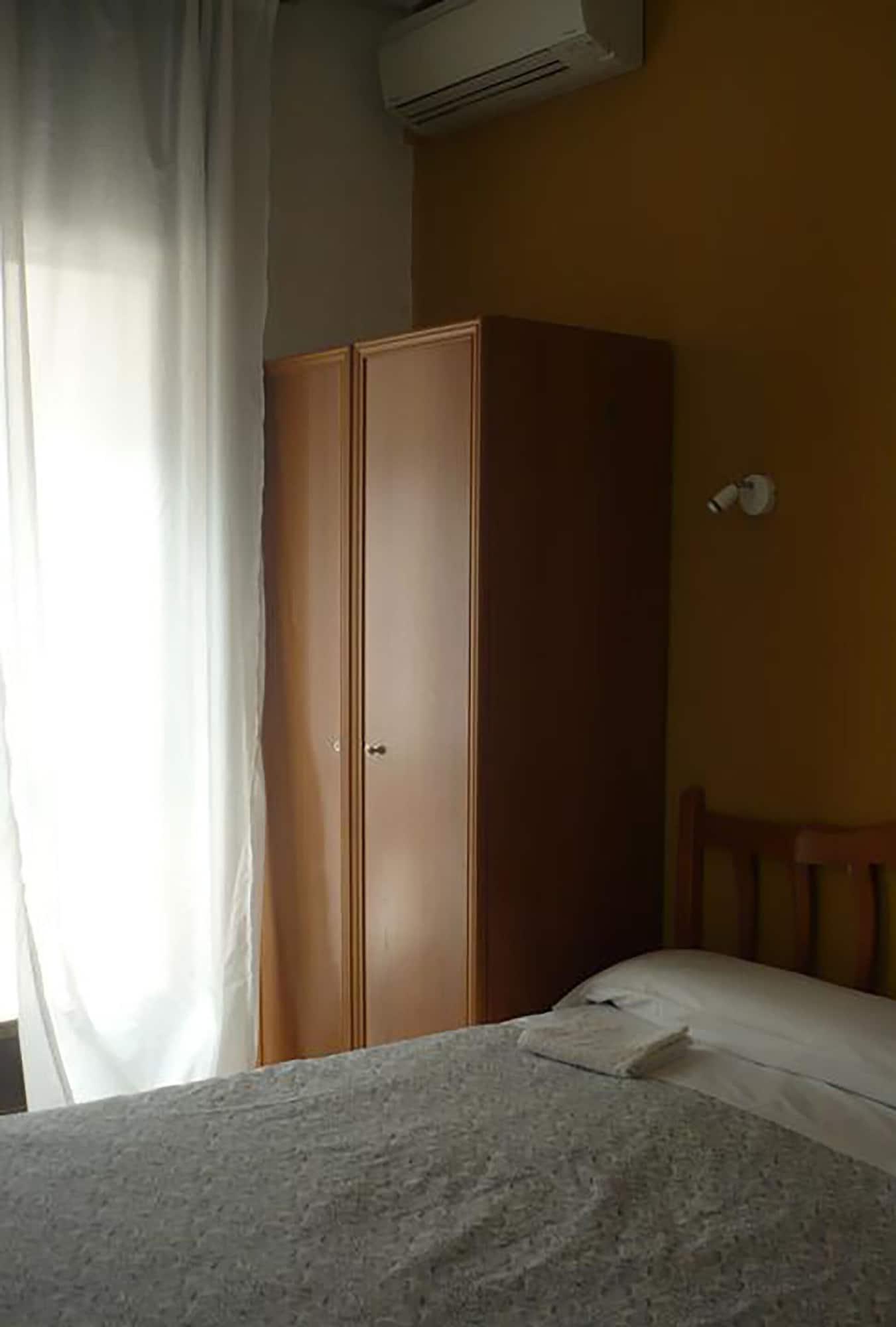 Hostal Fuencarral Kryse Madrid Exteriör bild