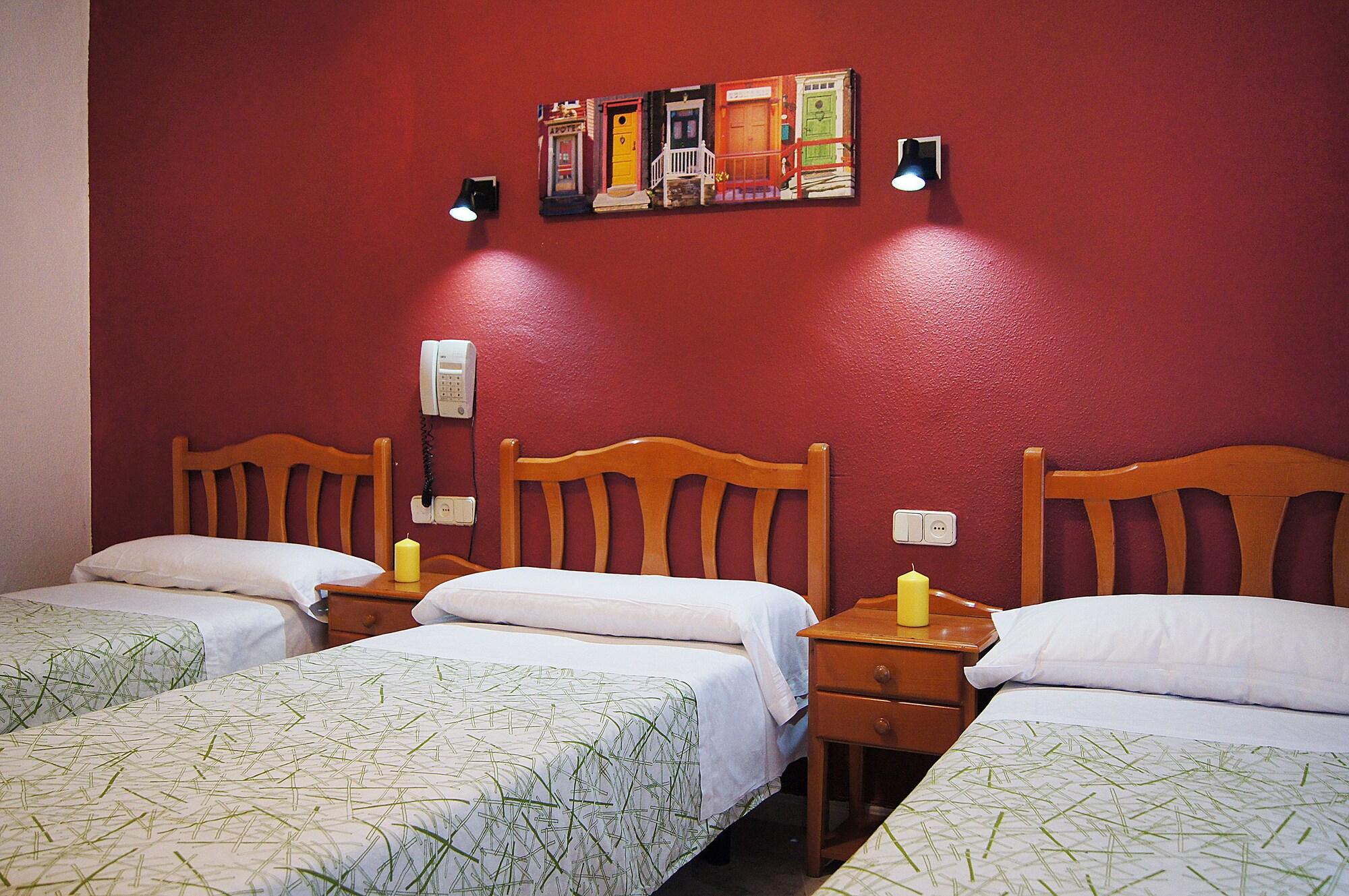 Hostal Fuencarral Kryse Madrid Exteriör bild