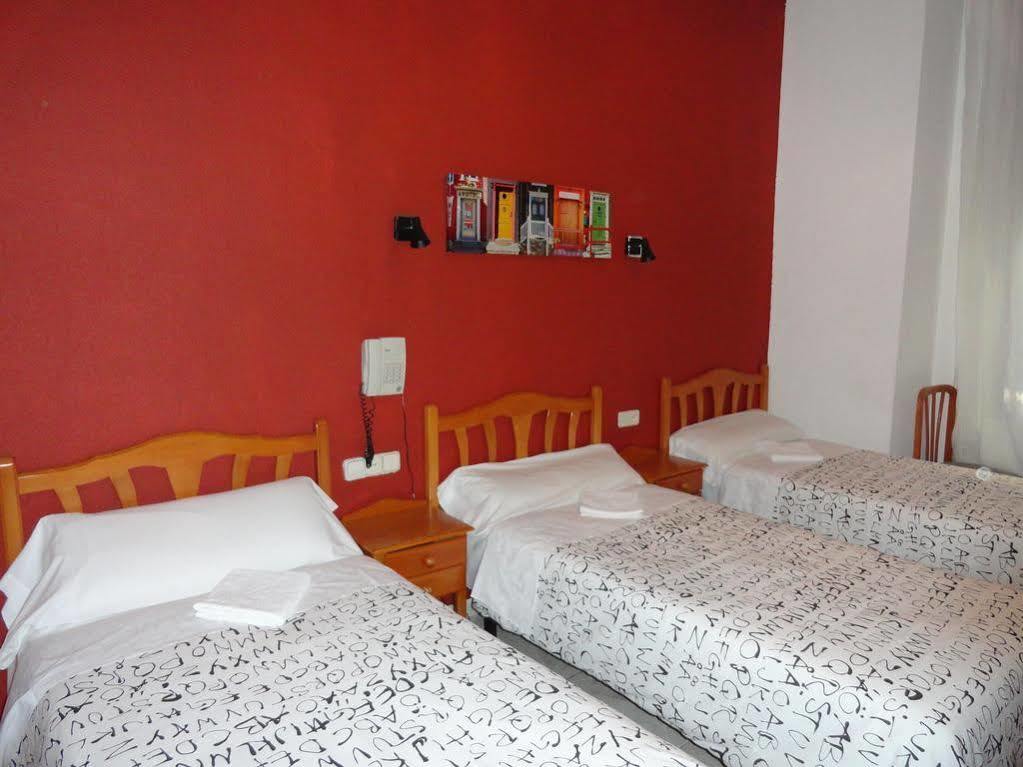 Hostal Fuencarral Kryse Madrid Exteriör bild