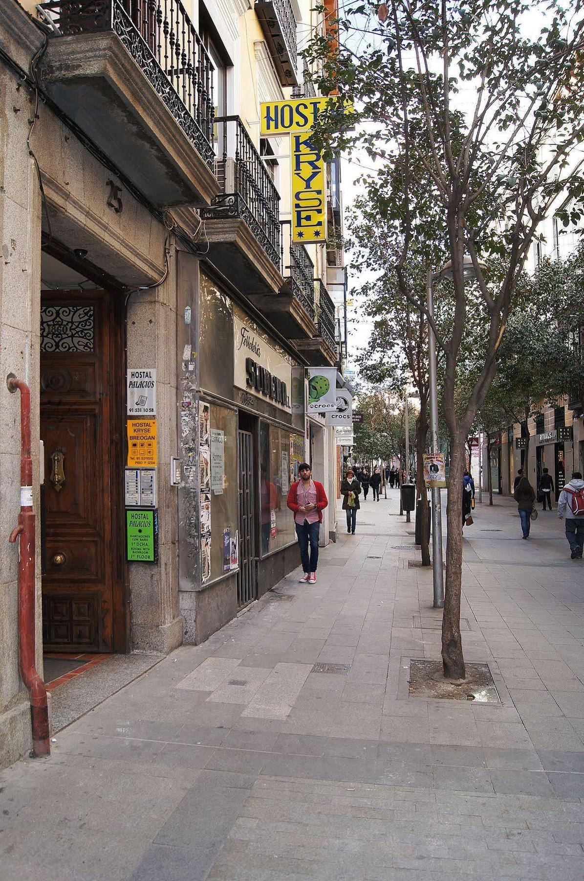 Hostal Fuencarral Kryse Madrid Exteriör bild