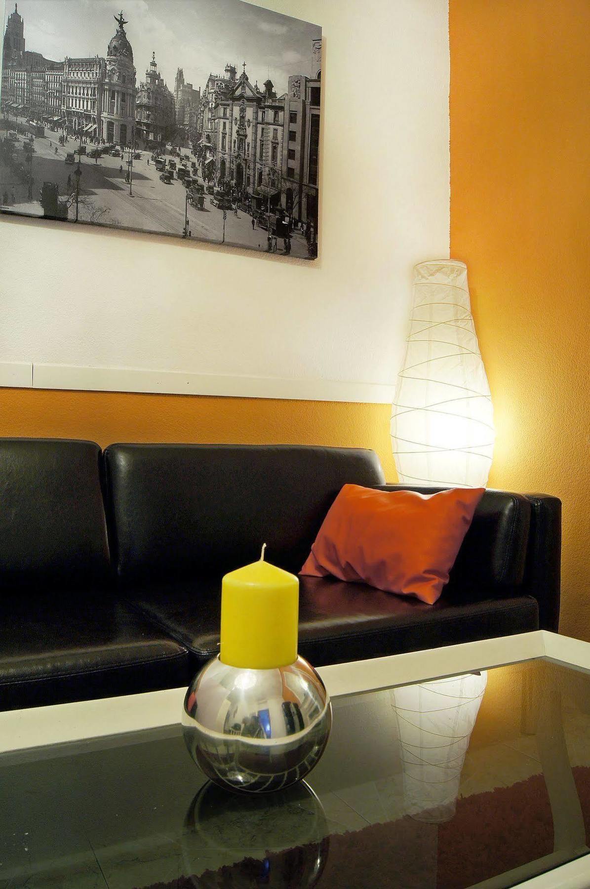 Hostal Fuencarral Kryse Madrid Exteriör bild