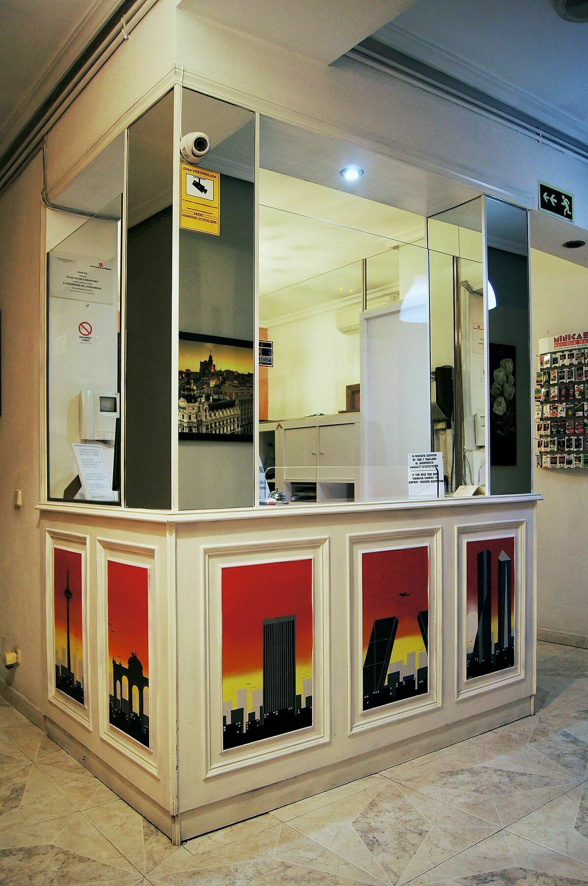 Hostal Fuencarral Kryse Madrid Exteriör bild