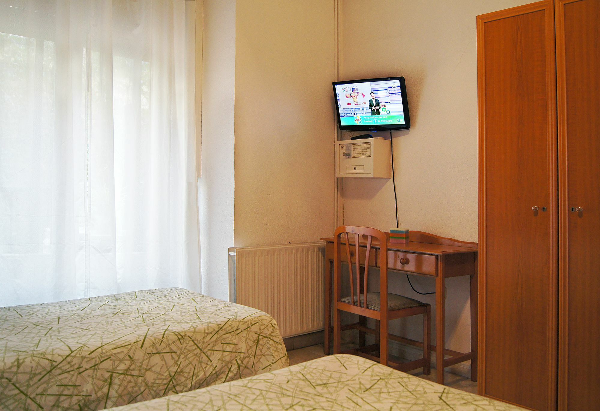 Hostal Fuencarral Kryse Madrid Exteriör bild