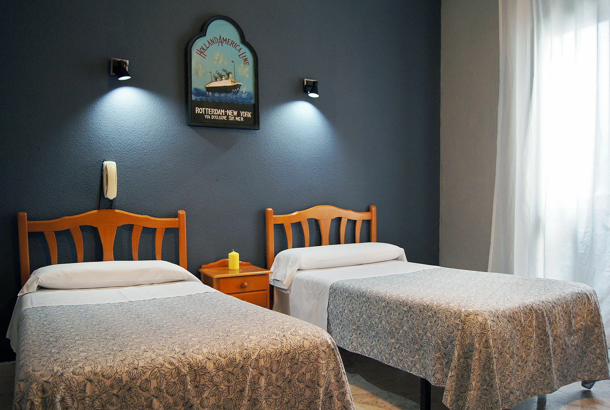 Hostal Fuencarral Kryse Madrid Exteriör bild