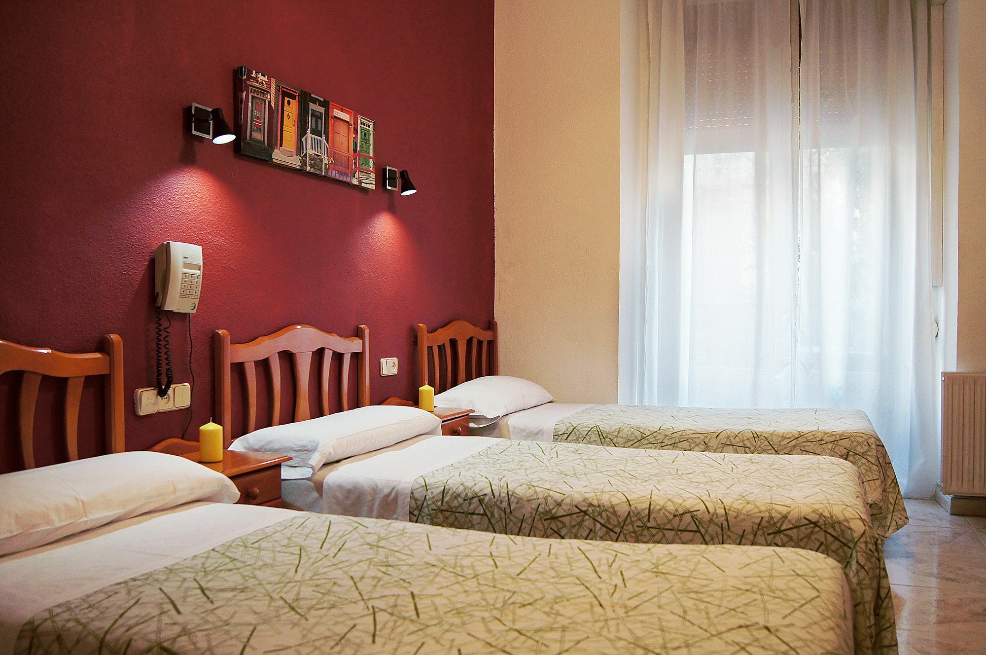 Hostal Fuencarral Kryse Madrid Exteriör bild